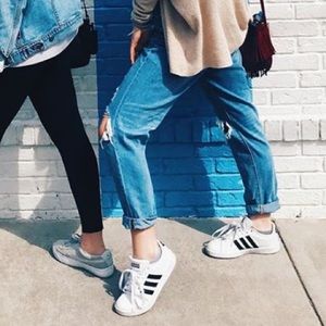American Eagle Boyfriend Jeans (Size 10)